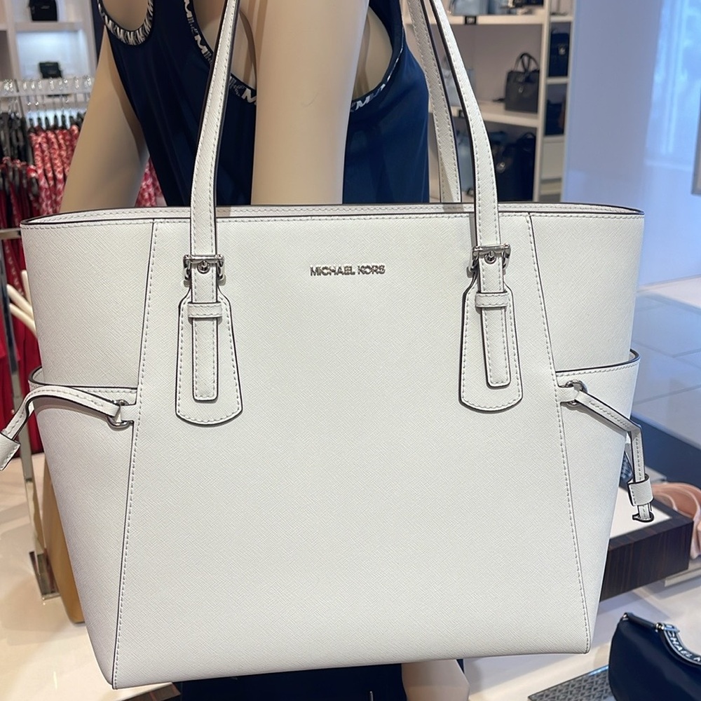 MICHAEL KORS Voyager Larg Saffiano Leather EW Tote Shoulder Bag
Optic White 
NWT - Picture 15 of 16
